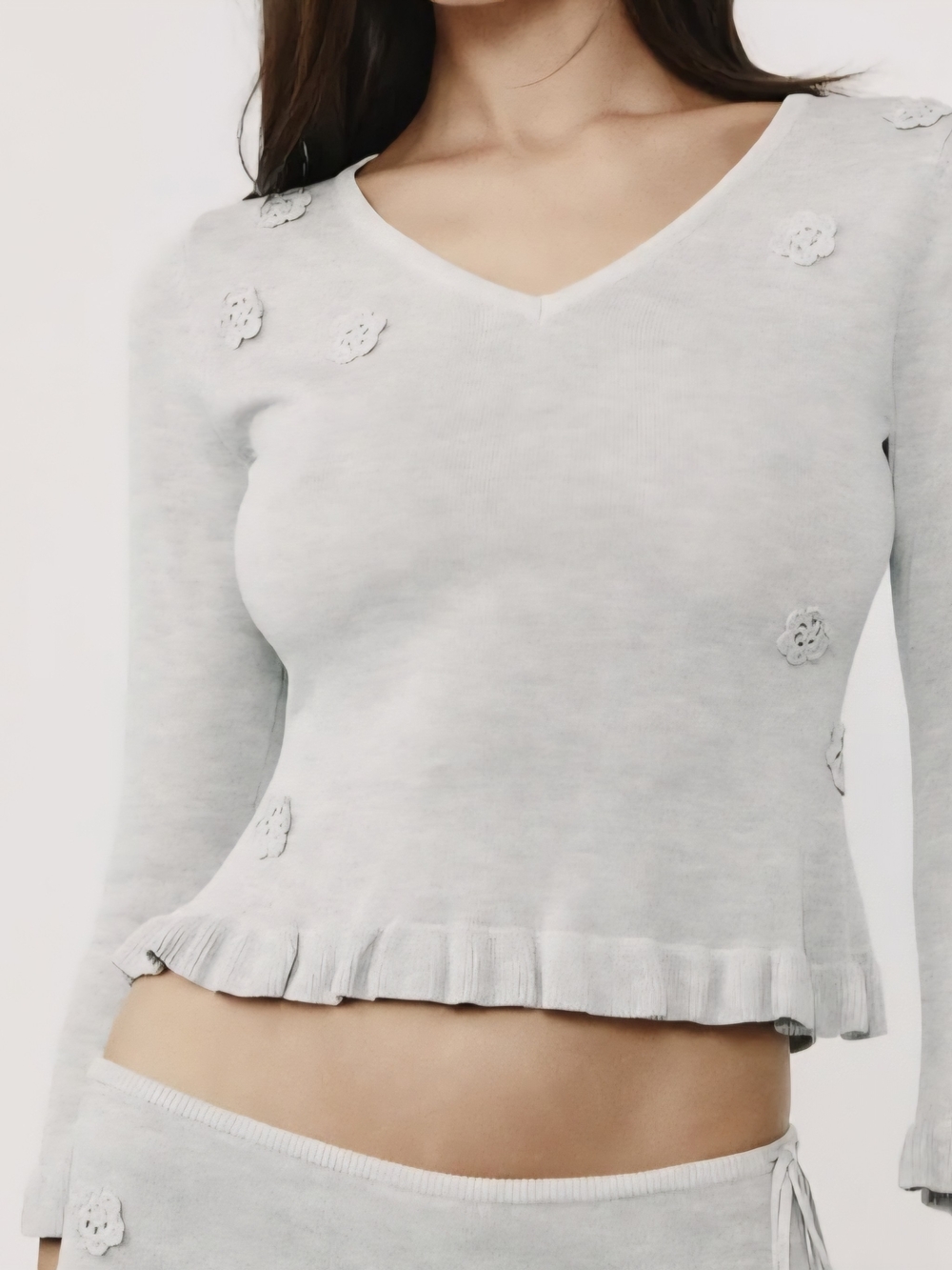 With Jean Light Gray Floral Appliqué V-Neck Crop Top